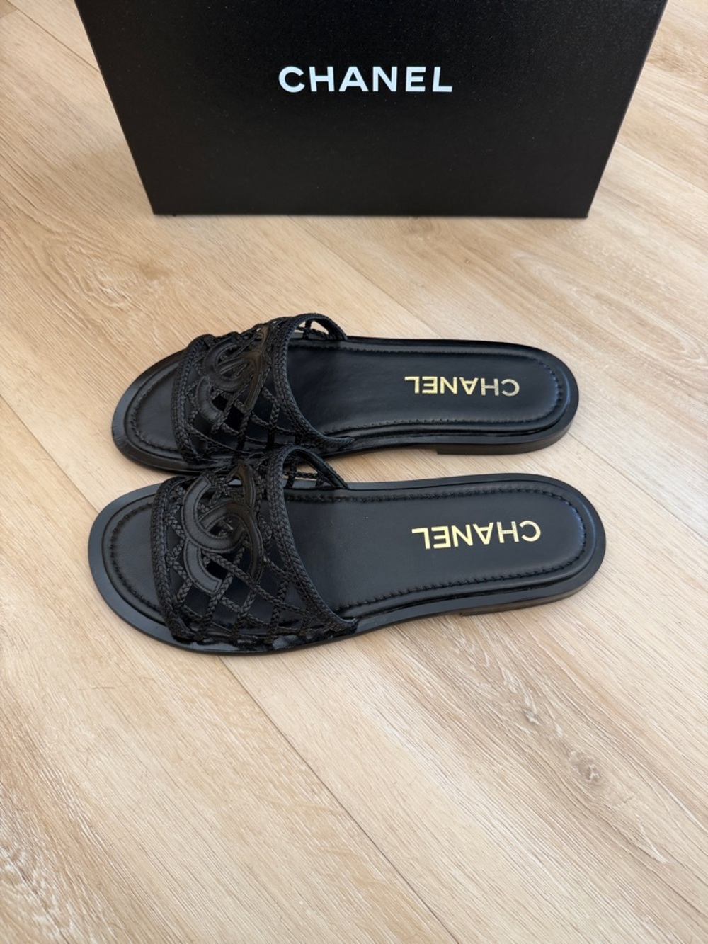 CHANEL Black Woven CC Logo Slide Sandals - Picture 2 of 8